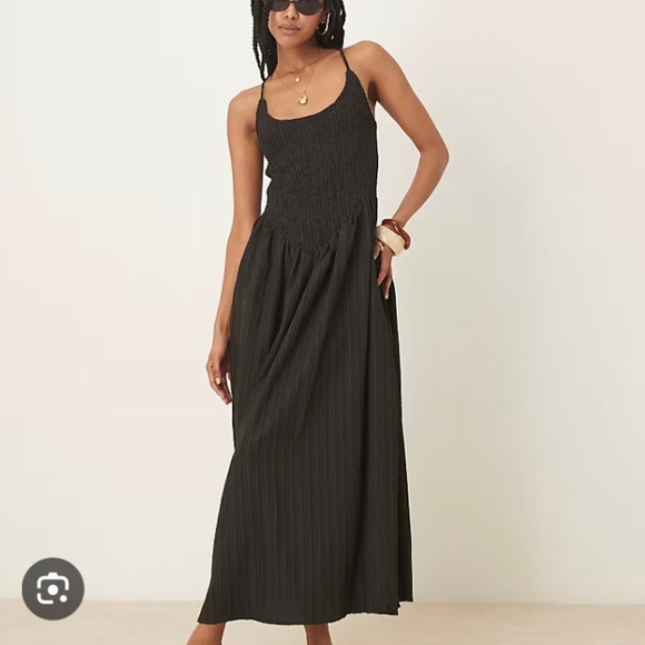 ASOS Dresses & Skirts - New! ASOS DESIGN scoop neck crinkle maxi sundress with cross back black Size 18